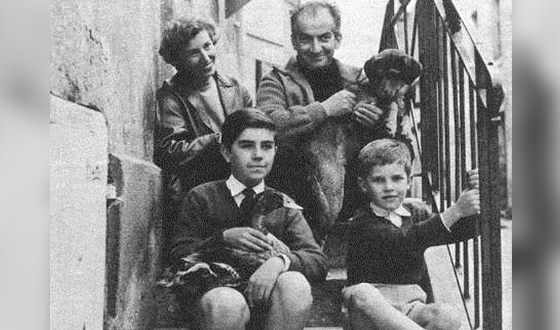 Луи де Фюнес с женой и сыновьями