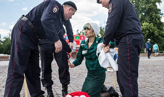 Надежда Толоконникова во время акции в поддержку заключенных «Не бойся»