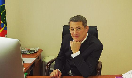 С 2003 по 2008 Хабиров работал в Администрации президента Башкортостана