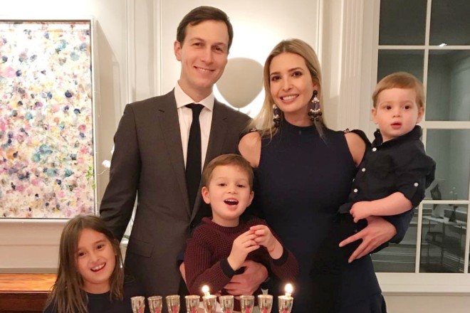 Иванка Трамп с мужем и детьми