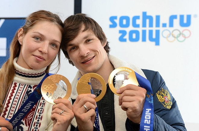 Олимпийские медали Вика Уайлда и Алены Заварзиной