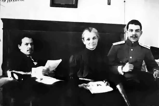 Николай Вавилов с матерью и братом