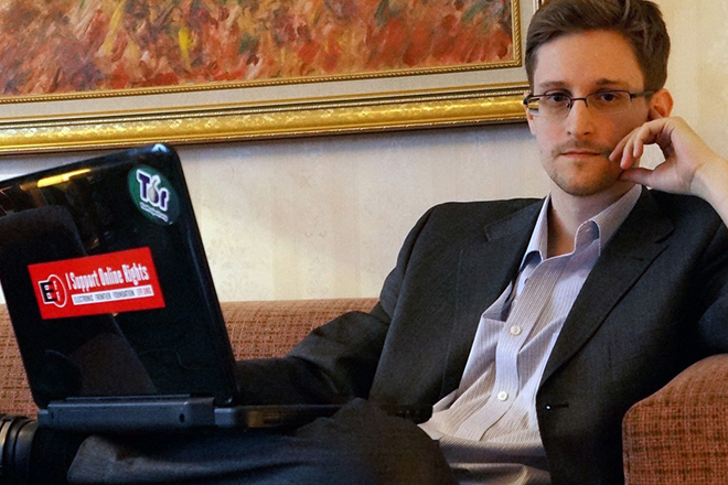 Программист Эдвард Сноуден