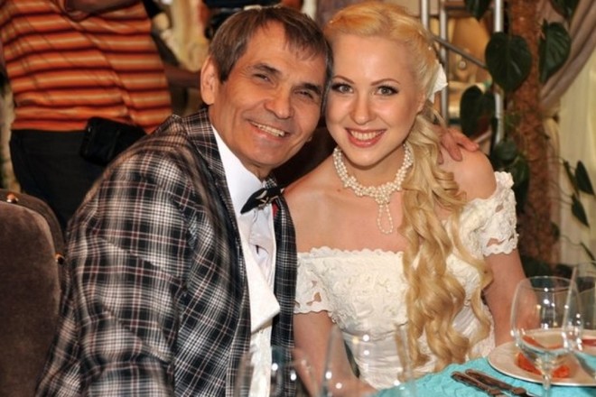 Бари Алибасов с молодой женой