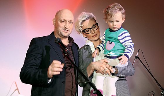 Гоша Куценко с женой Ириной Скриниченко и дочкой Женей