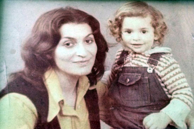 Ираклий Пирцхалава в детстве с мамой