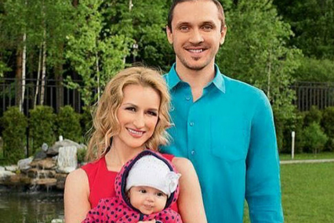 Татьяна Волосожар с мужем и дочерью