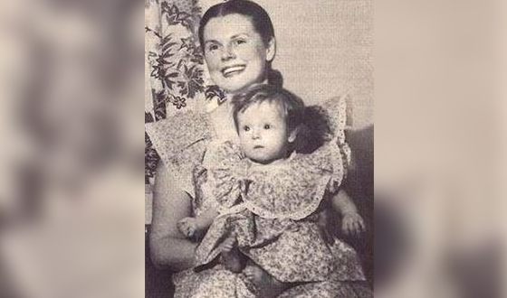 Мерил Стрип в детстве с мамой