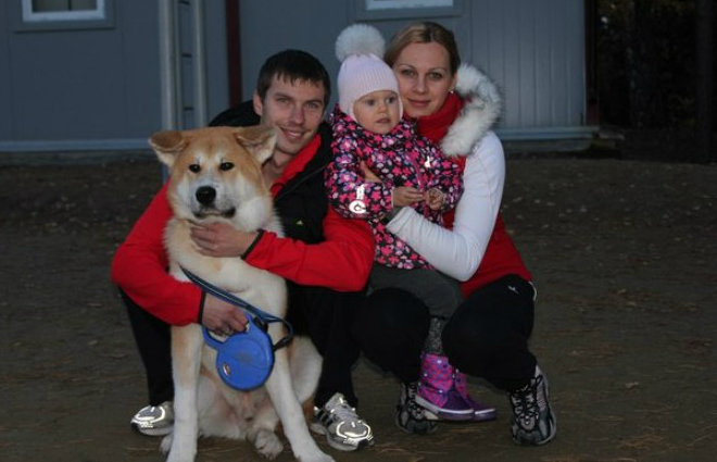 Евгений Устюгов с женой и дочерью