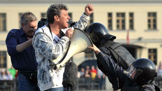 Немцов не боялся критиковать действующую власть