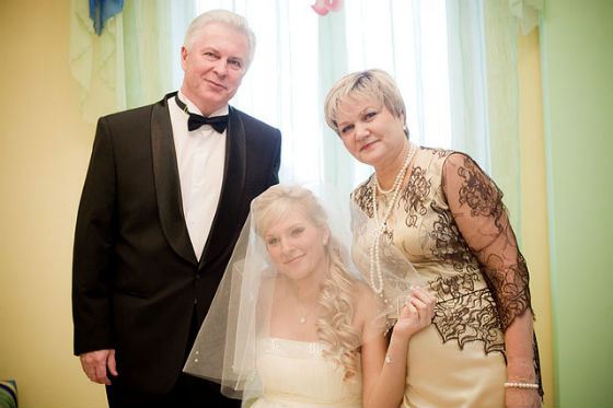 Вячеслав Наговицын и его жена на свадьбе дочери