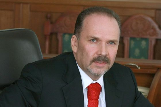 Михаил Мень выбрал законодательную власть Михаил Мень выбрал законодательную власть