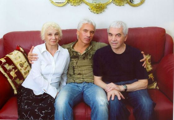 Дмитрий с родителями