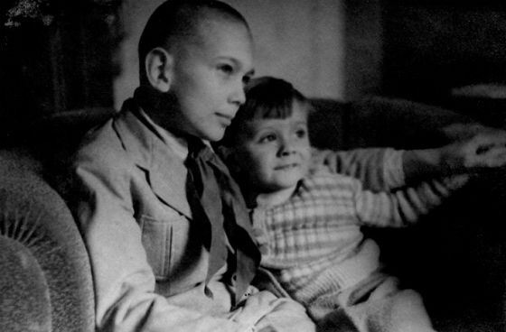 Андрей Кончаловский с младшим братом Никитой