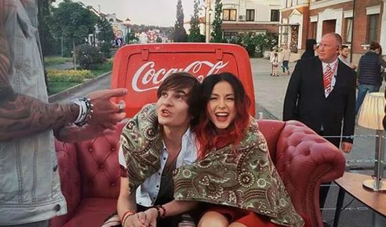 Никита Киоссе и Нюша на съемках рекламы Кока-колы