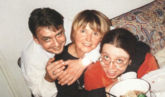Антон и Александра Табаковы с мамой