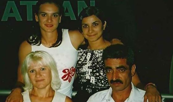 Елена Исинбаева с родителями и сестрой
