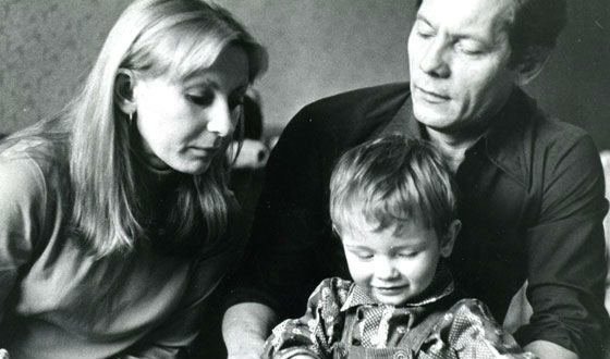 Молодая Ирина Маликова с мужем и сыном