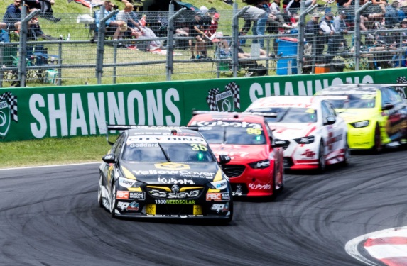 Лидер Bathurst 1000 остался без топлива почти у финиша: почему расчёт последнего отрезка решил тысячикилометровую гонку 1
